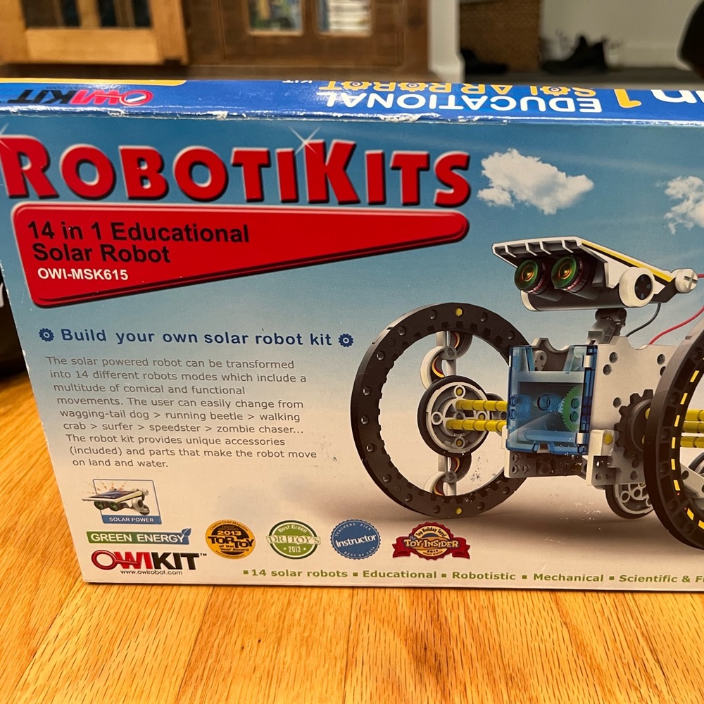 Robotibots 14-1 solar robot